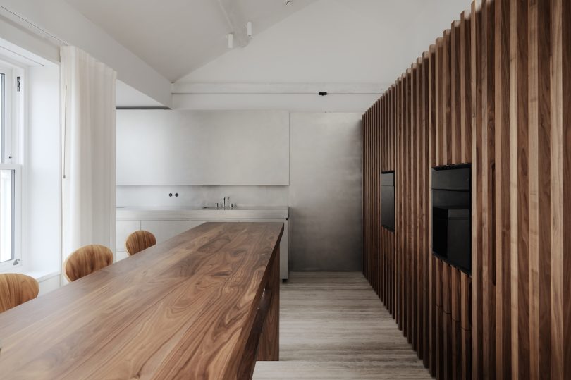 Carmody Groarke设计的极简公寓Covent Garden Penthouse