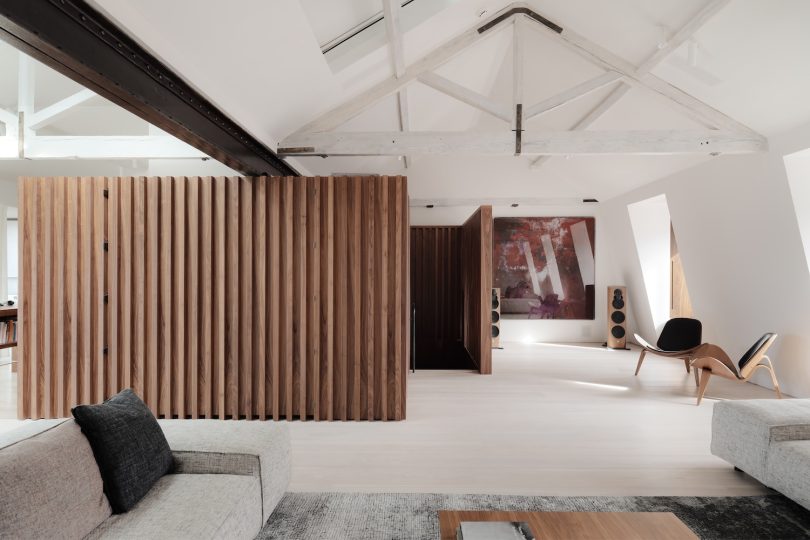 Carmody Groarke设计的极简公寓Covent Garden Penthouse