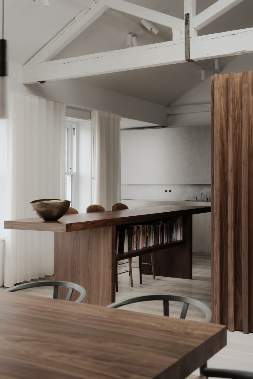 Carmody Groarke设计的极简公寓Covent Garden Penthouse