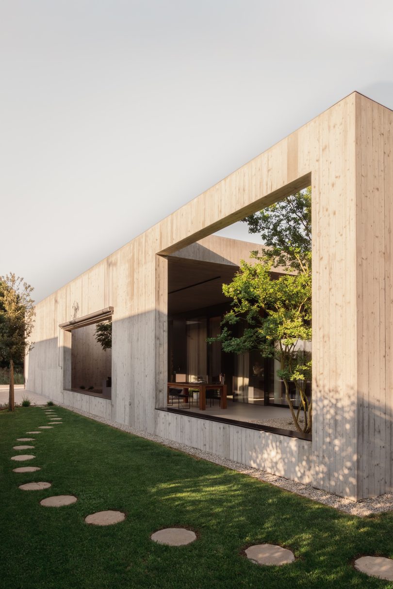 MIDE architetti设计的极简住宅House with Internal View