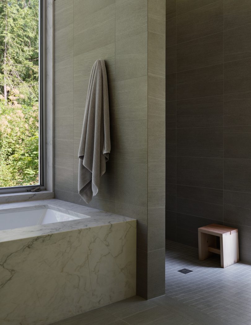 Heliotrope Architects设计的极简住宅Interurban Residence