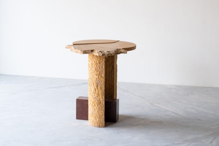 Studio Raw Material设计的极简边桌KHOKHAR K2405