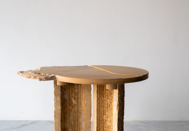 Studio Raw Material设计的极简边桌KHOKHAR K2405