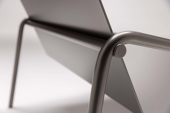 意大利家具品牌：Giacomo Moor设计的Living Divani休闲椅