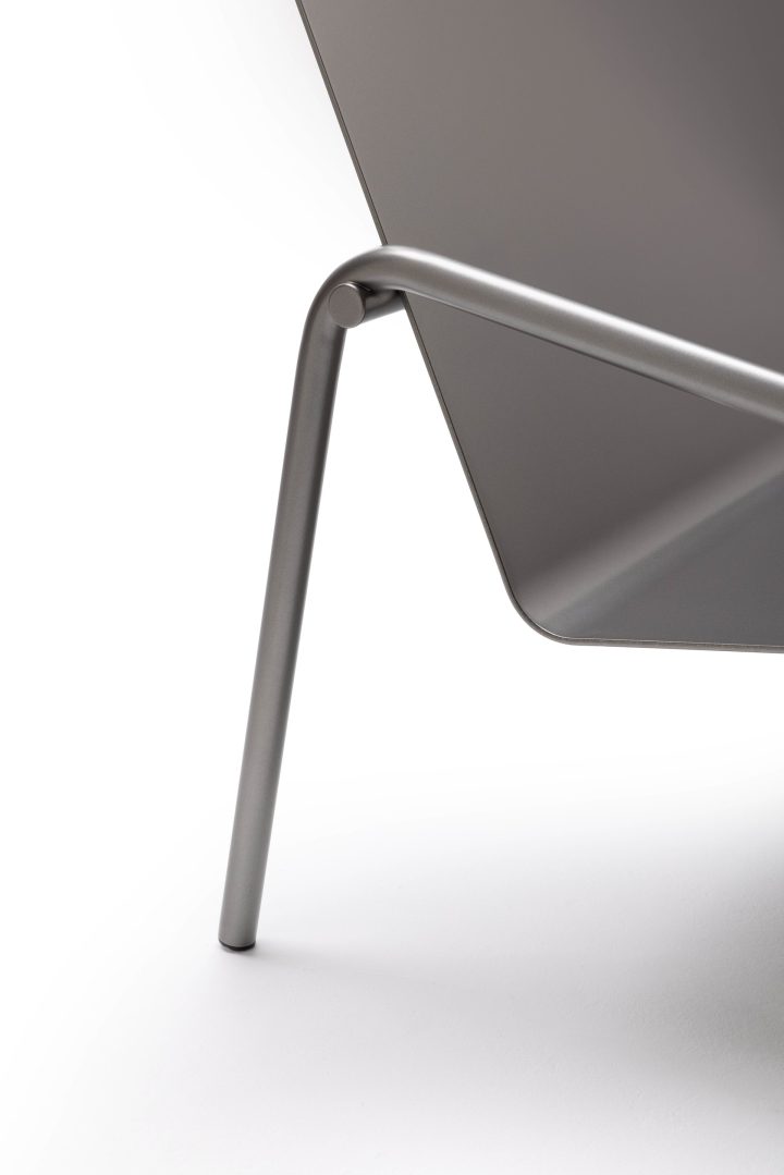 意大利家具品牌：Giacomo Moor设计的Living Divani休闲椅