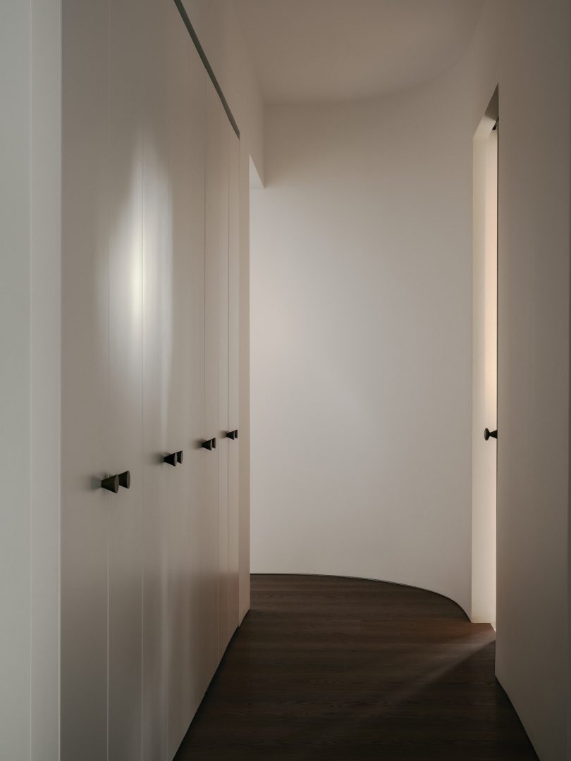 由Studio VAARO设计的极简主义住宅Rathnelly House