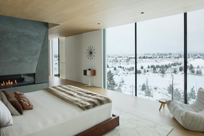 由Hacker设计的极简主义住宅Tetherow Overlook House