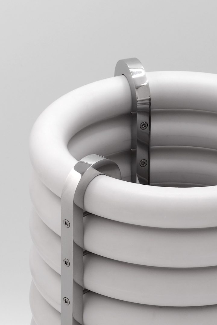 Akasaki & Vanhuyse设计的WA灯让东京火车零件重获新生