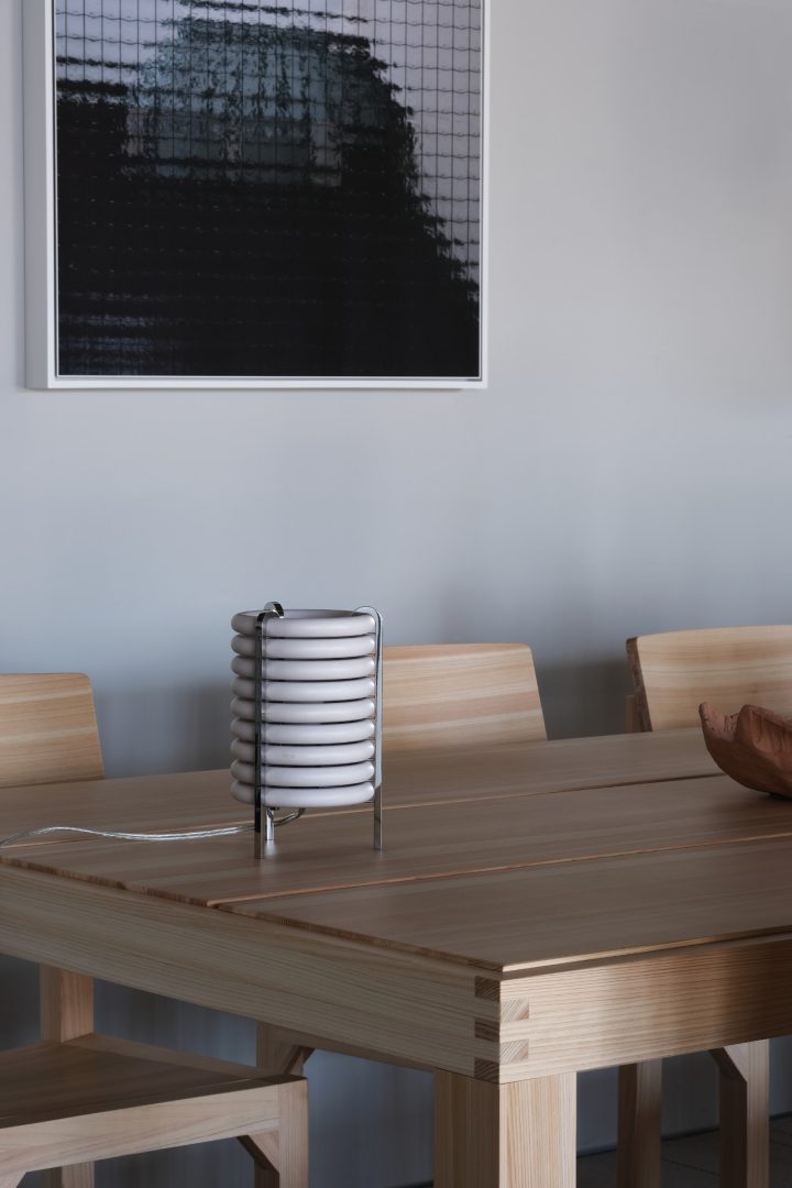 Akasaki & Vanhuyse设计的WA灯让东京火车零件重获新生