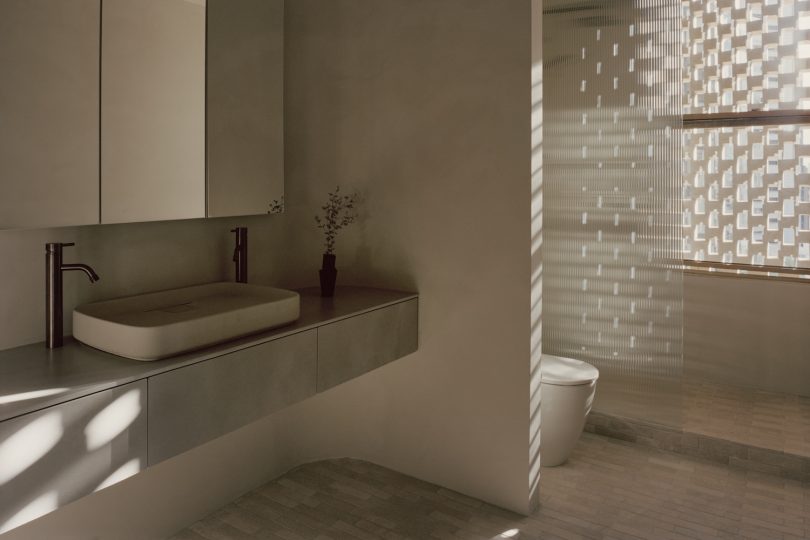 由Lovell Burton设计的极简主义公寓99 Spring Street