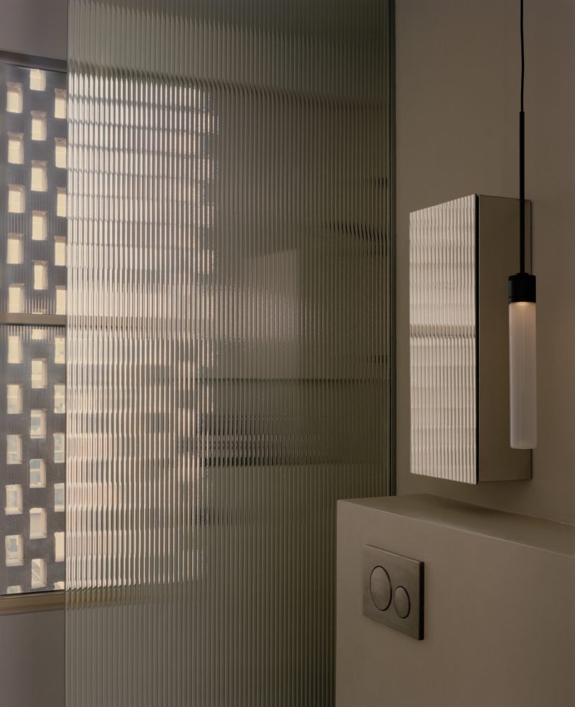 由Lovell Burton设计的极简主义公寓99 Spring Street