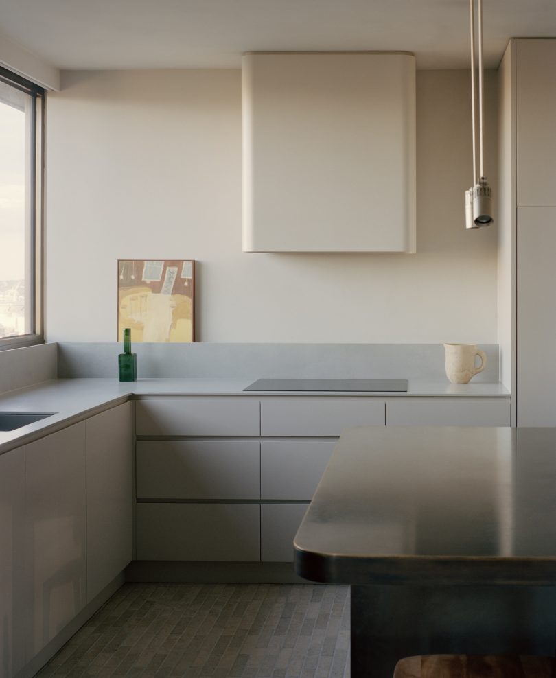 由Lovell Burton设计的极简主义公寓99 Spring Street