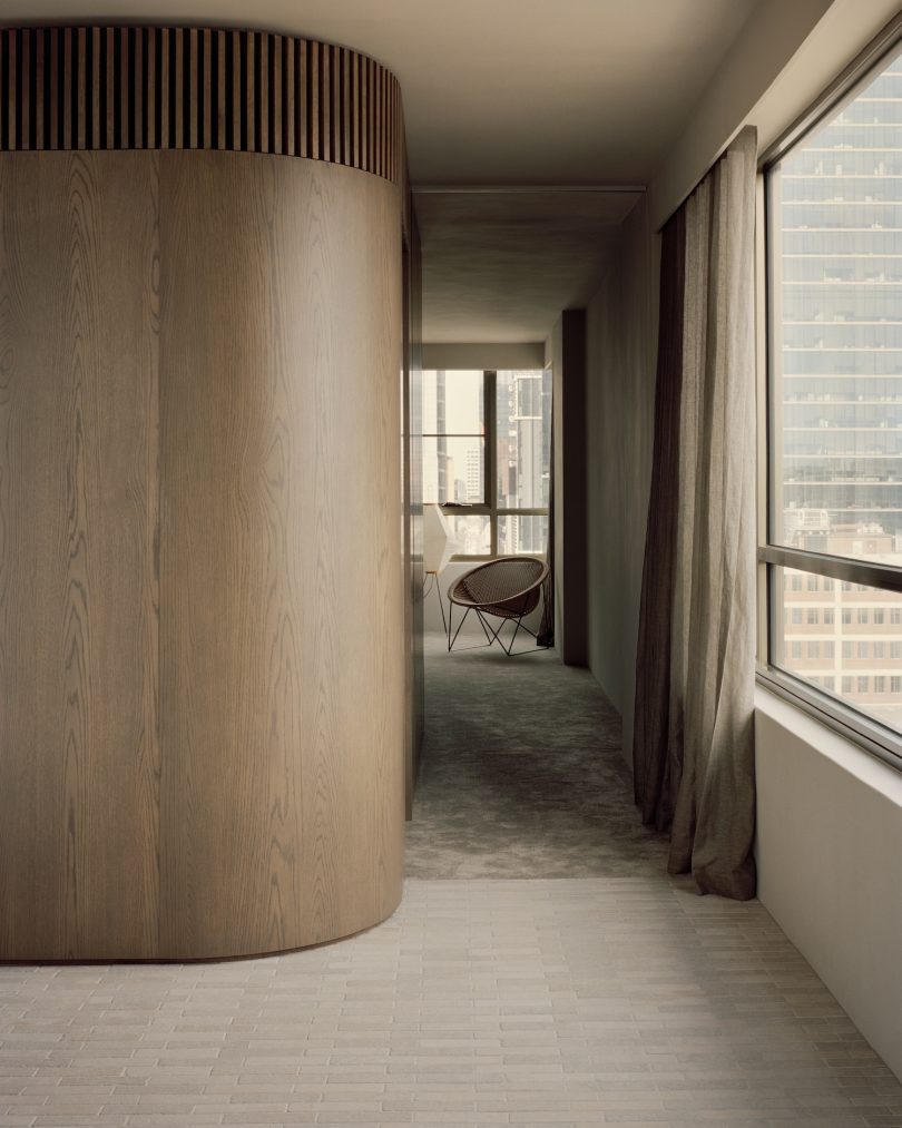 由Lovell Burton设计的极简主义公寓99 Spring Street