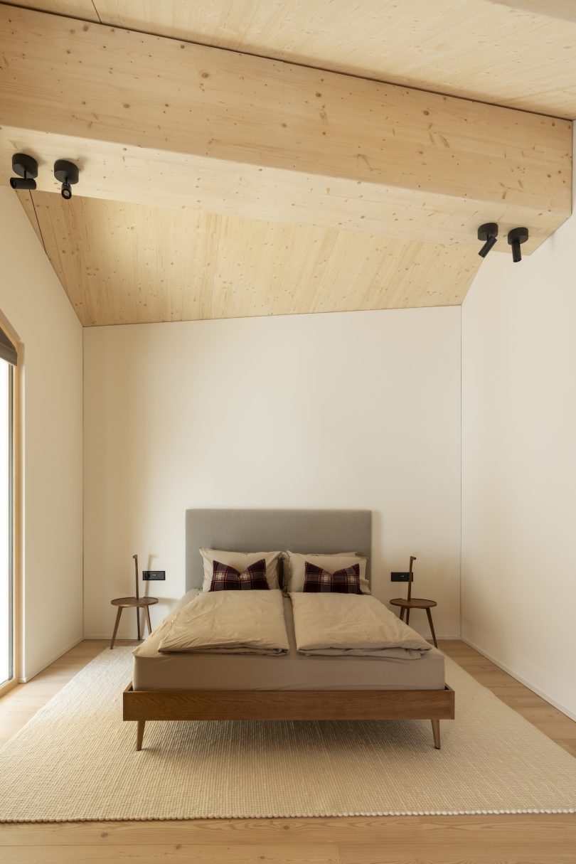 由Park与Slik Architekten设计的极简主义住宅La Vetta