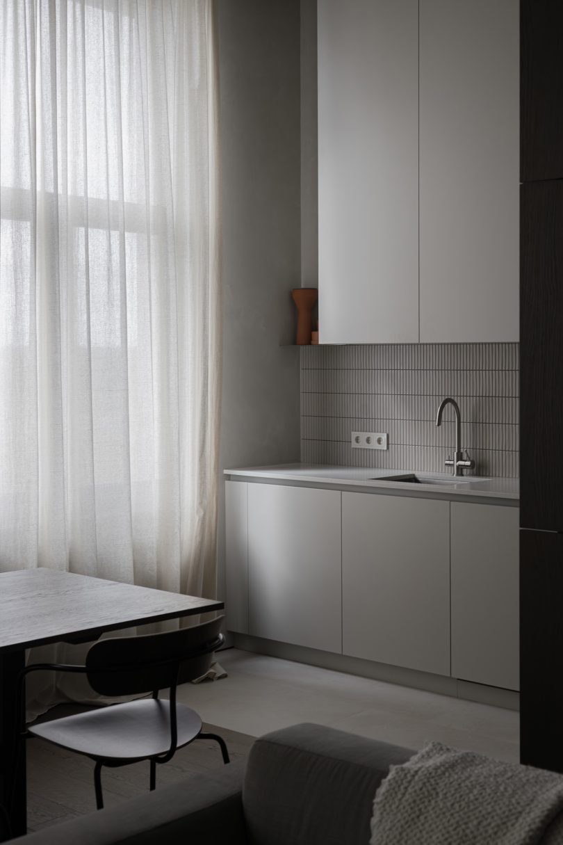 Sasha Hamolin设计的极简主义公寓MM|VV apartment