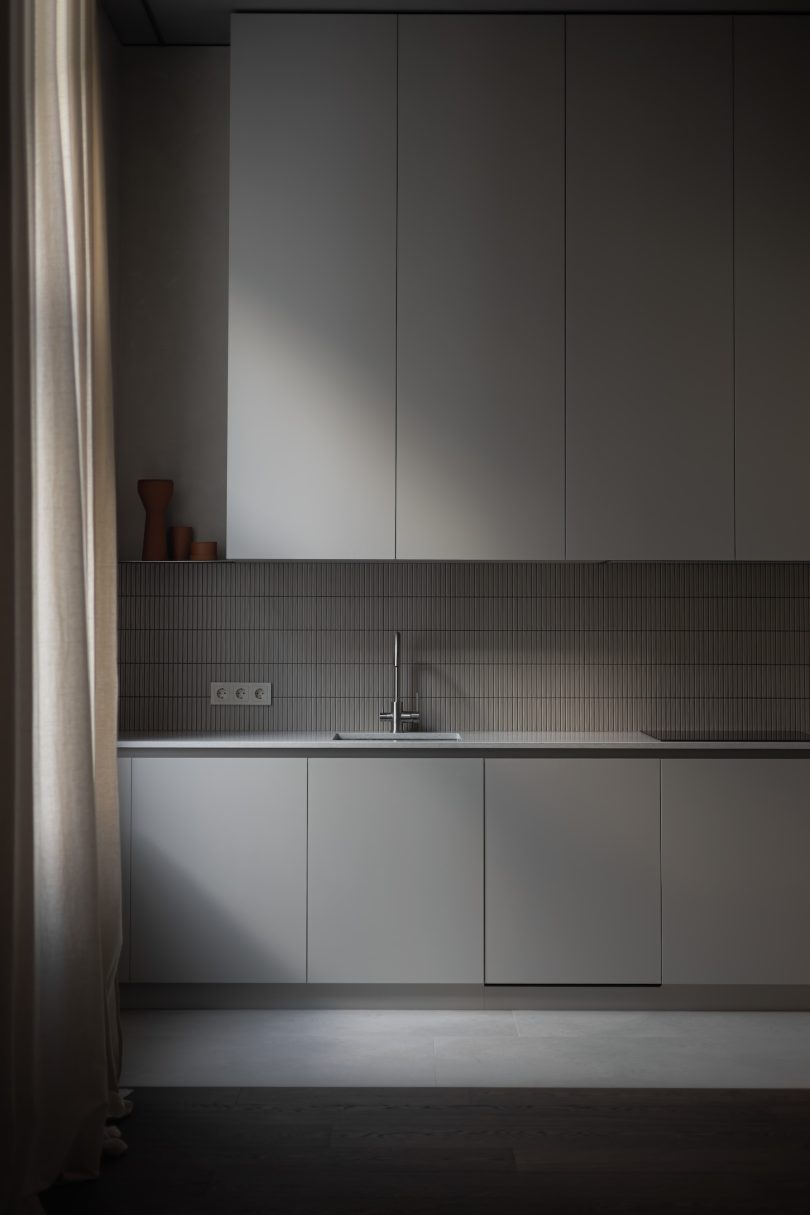 Sasha Hamolin设计的极简主义公寓MM|VV apartment