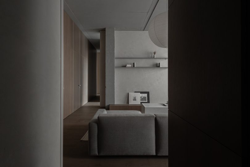 Sasha Hamolin设计的极简主义公寓MM|VV apartment