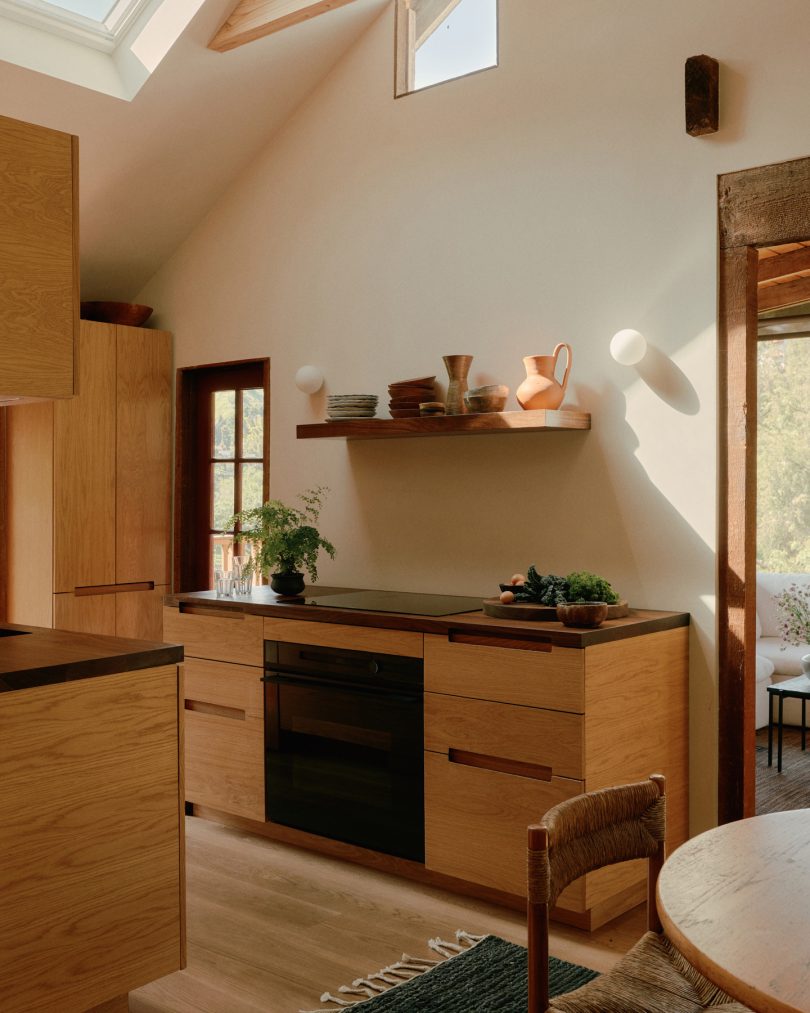 由NONO Studio设计的极简主义住宅Moon Canyon