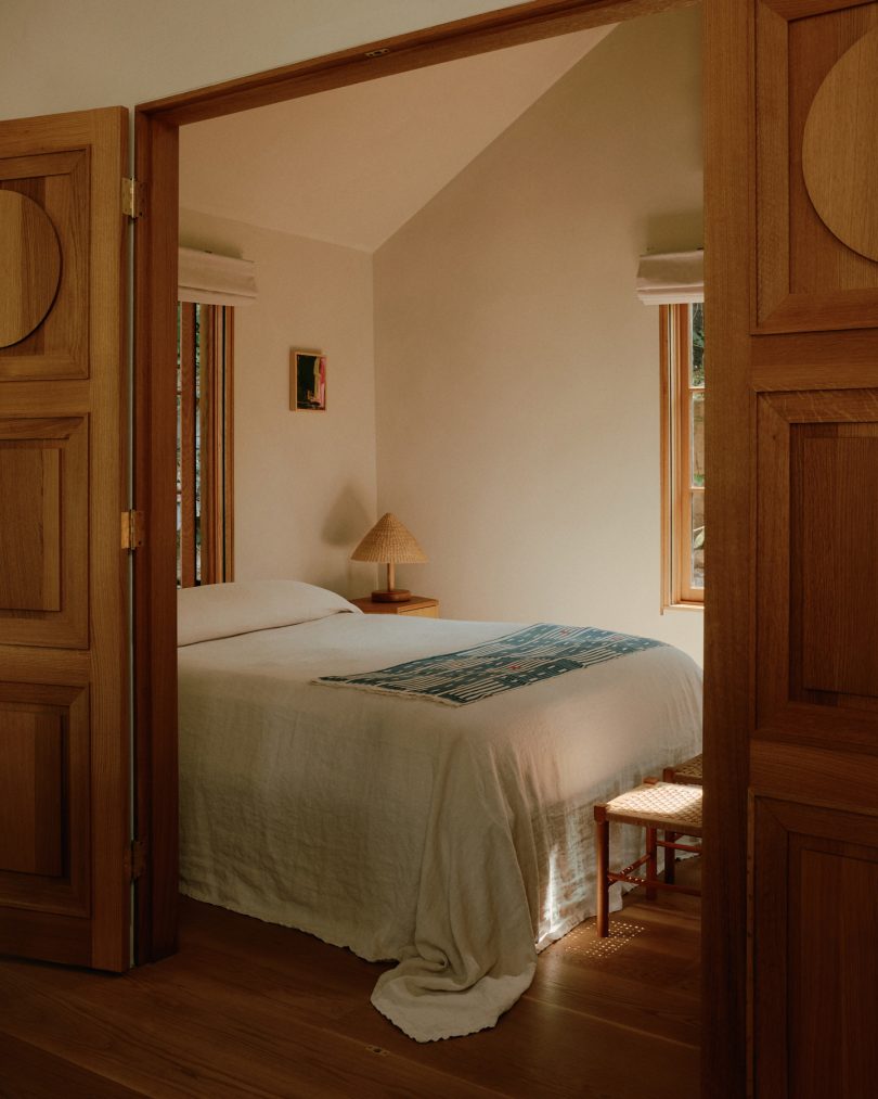 由NONO Studio设计的极简主义住宅Moon Canyon