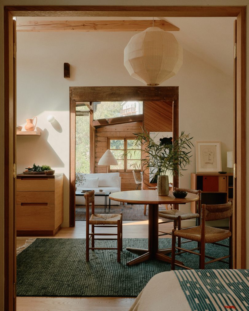 由NONO Studio设计的极简主义住宅Moon Canyon