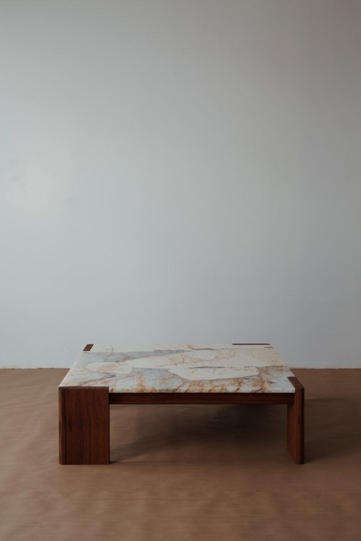 Gregory Beson设计的极简咖啡桌RL Coffee Table