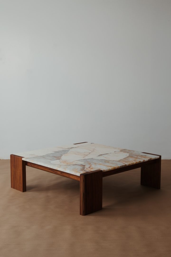 Gregory Beson设计的极简咖啡桌RL Coffee Table