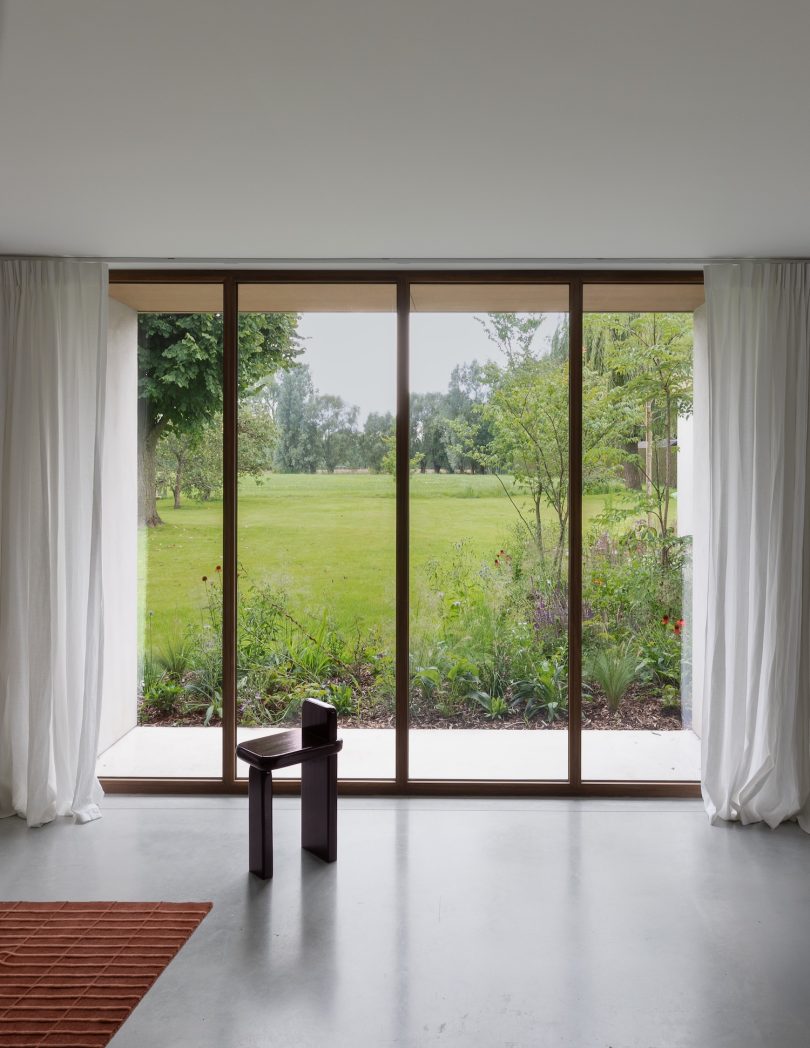 Max Luciano Geldof设计的极简主义住宅Sint-Amands