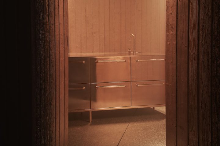 丹麦设计品牌:Studio KO为Vipp宾馆注入沙漠风情