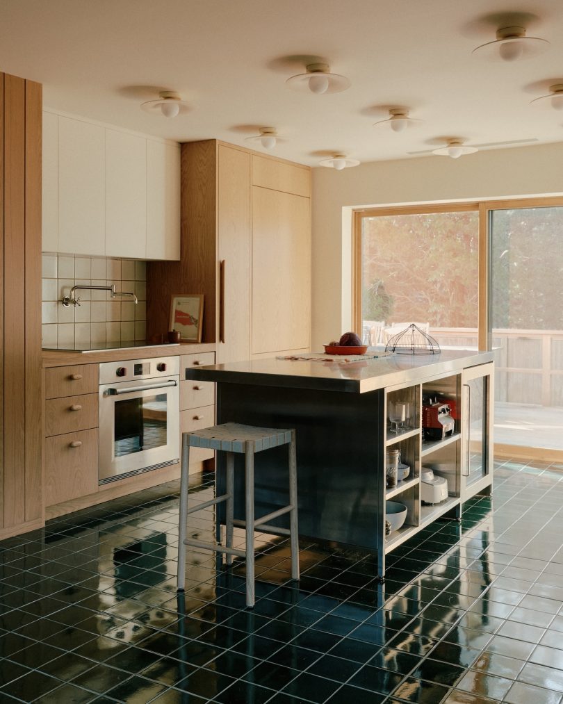 由General Assembly设计的极简住宅Amagansett Home