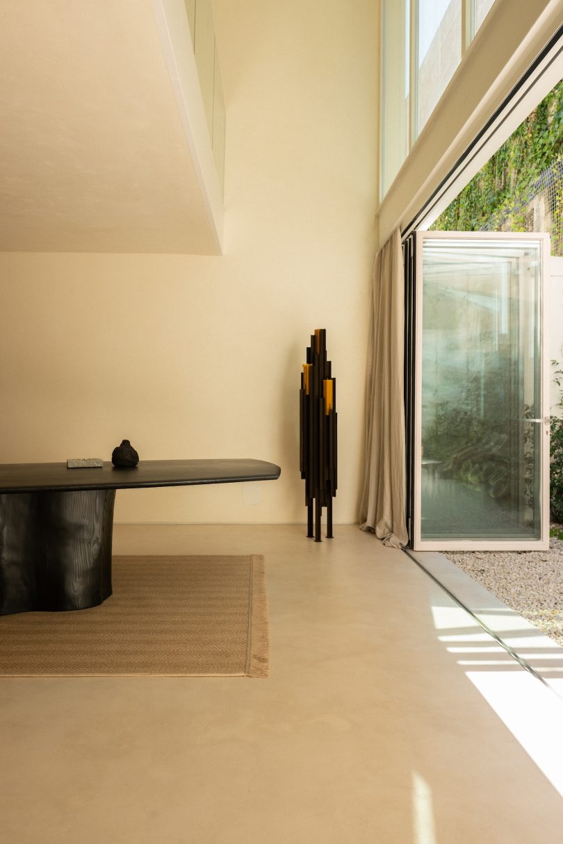 Luso Collective设计的极简别墅The Collector’s Residence