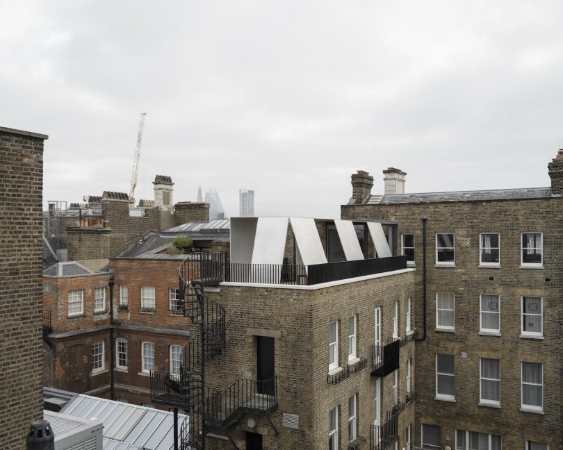 由Carmody Groarke设计的极简公寓Covent Garden