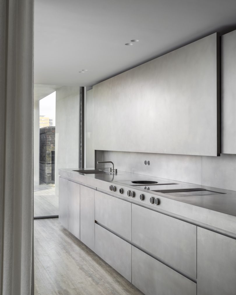 由Carmody Groarke设计的极简公寓Covent Garden