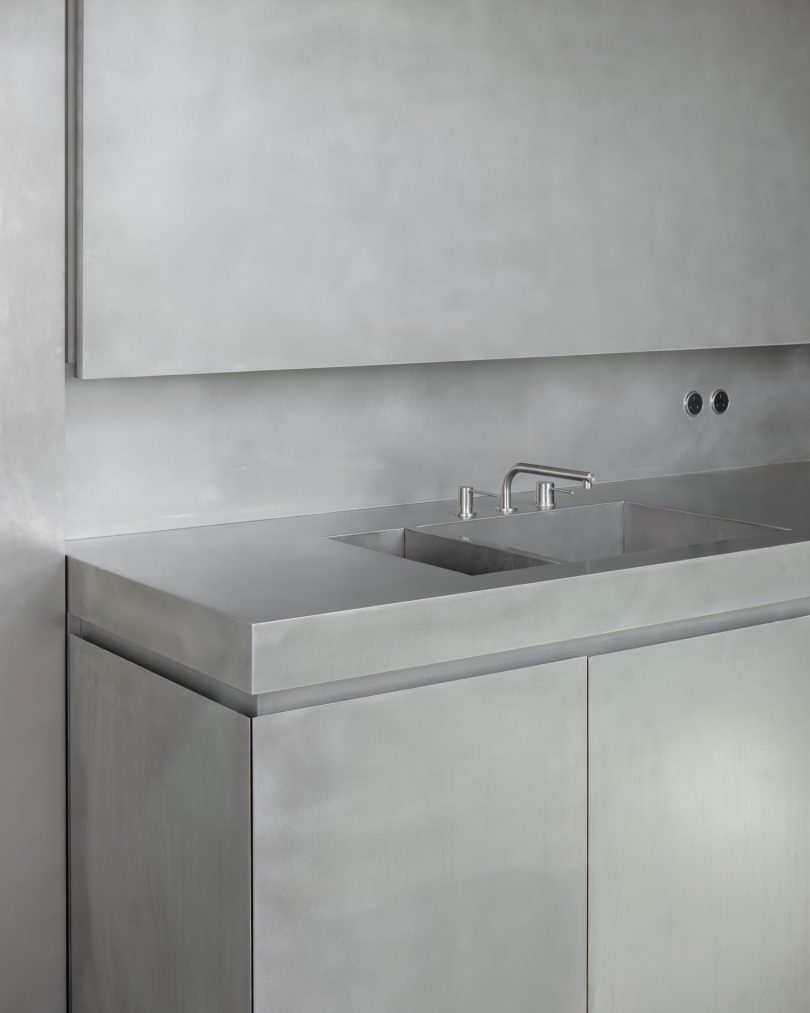 由Carmody Groarke设计的极简公寓Covent Garden