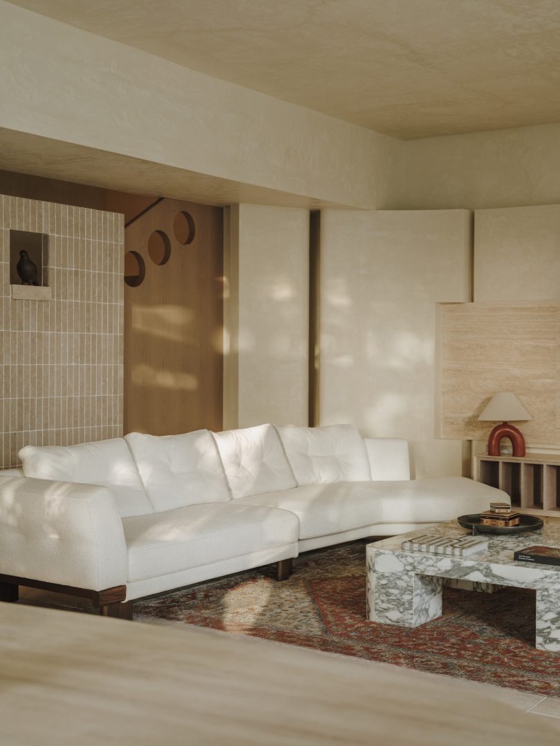 IN BLOSSOM INTERIOR设计的极简住宅Dubai Beach Villa