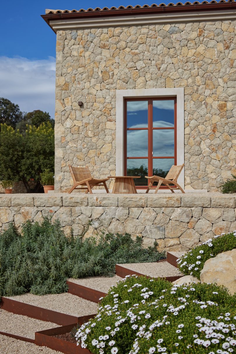 由Anjora设计的极简主义住宅Finca Anjora