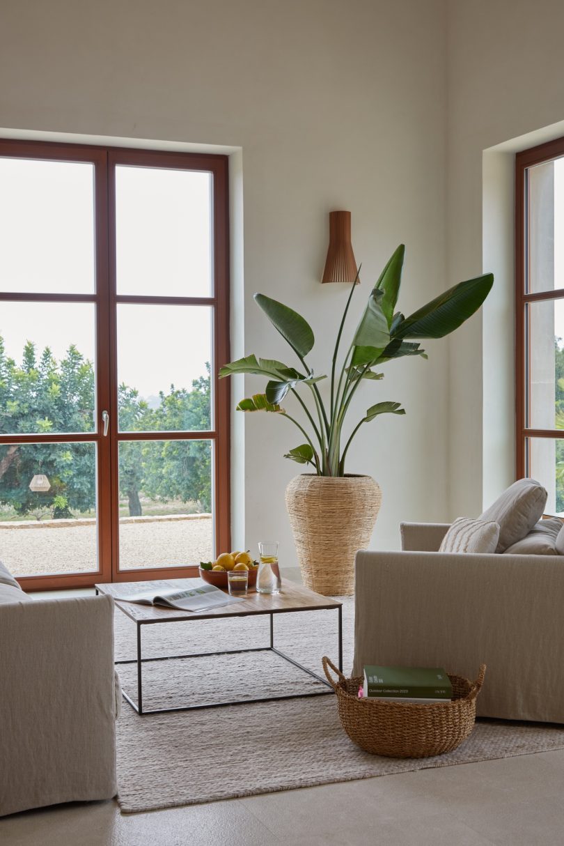 由Anjora设计的极简主义住宅Finca Anjora