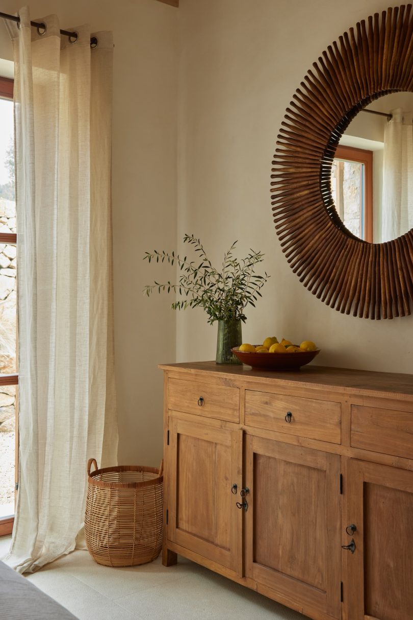 由Anjora设计的极简主义住宅Finca Anjora