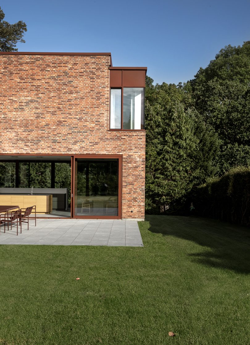 Valbæk Brørup Arkitekter设计的极简住宅Kildeskovsvej