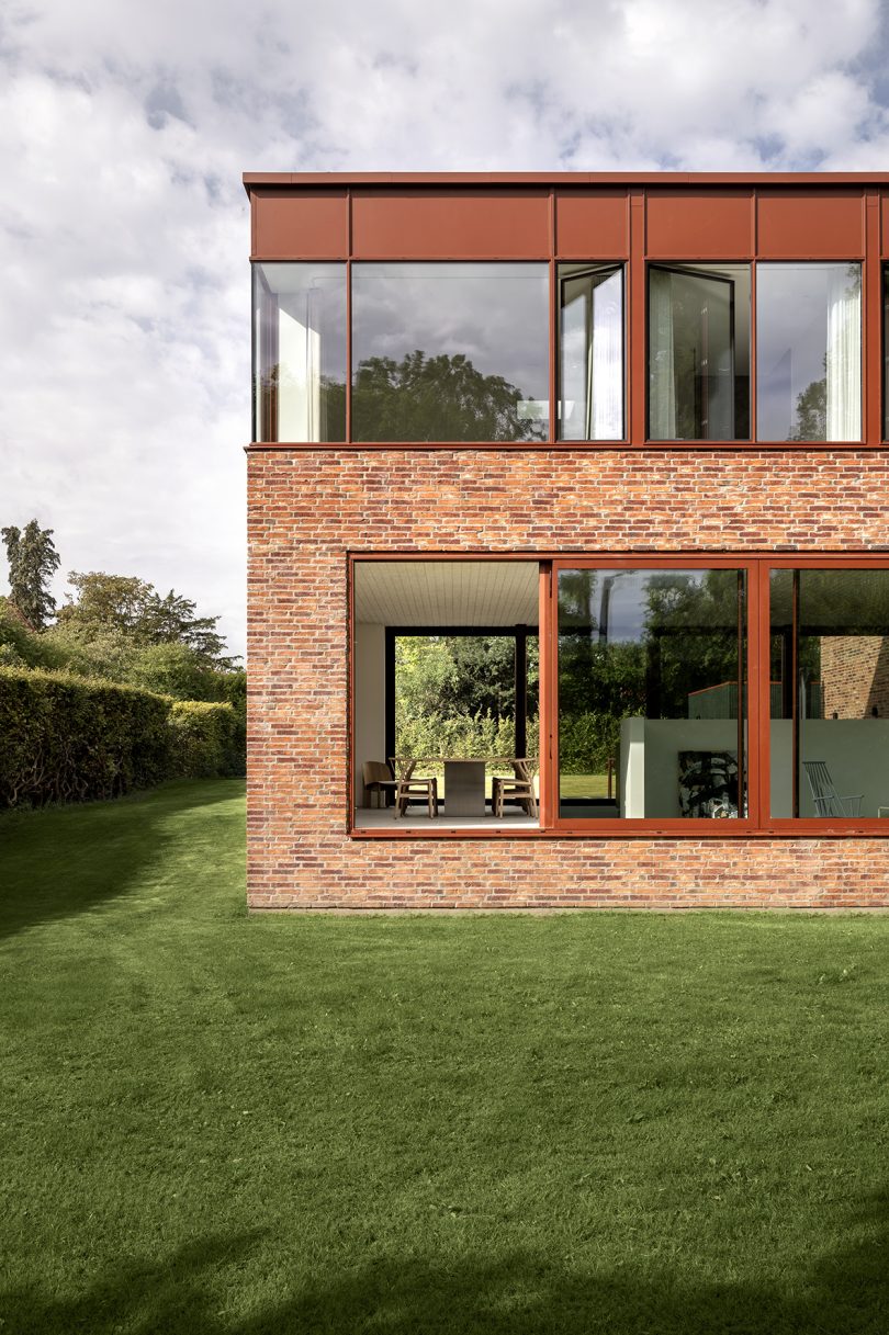 Valbæk Brørup Arkitekter设计的极简住宅Kildeskovsvej