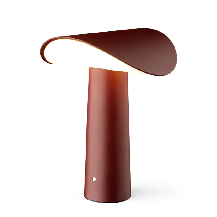 由Johannes Lindner为Gejst设计的携式台灯Lium