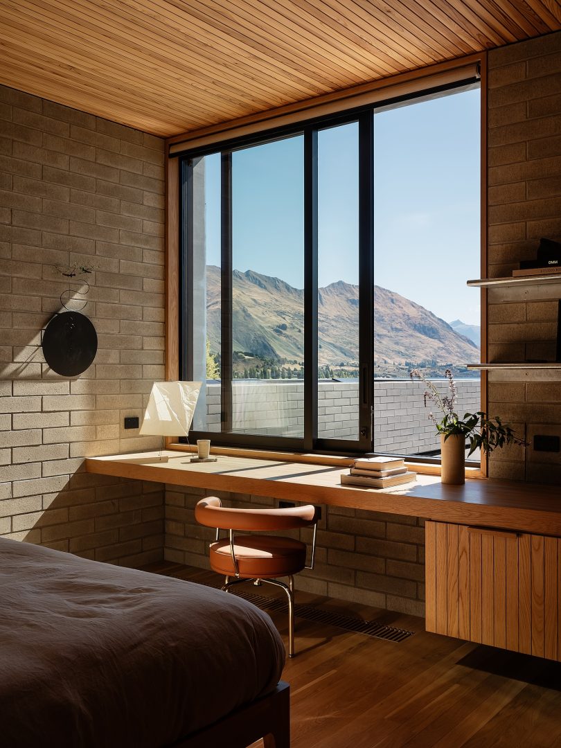 Roberts Gray Architects设计的极简住宅S.K.I. House