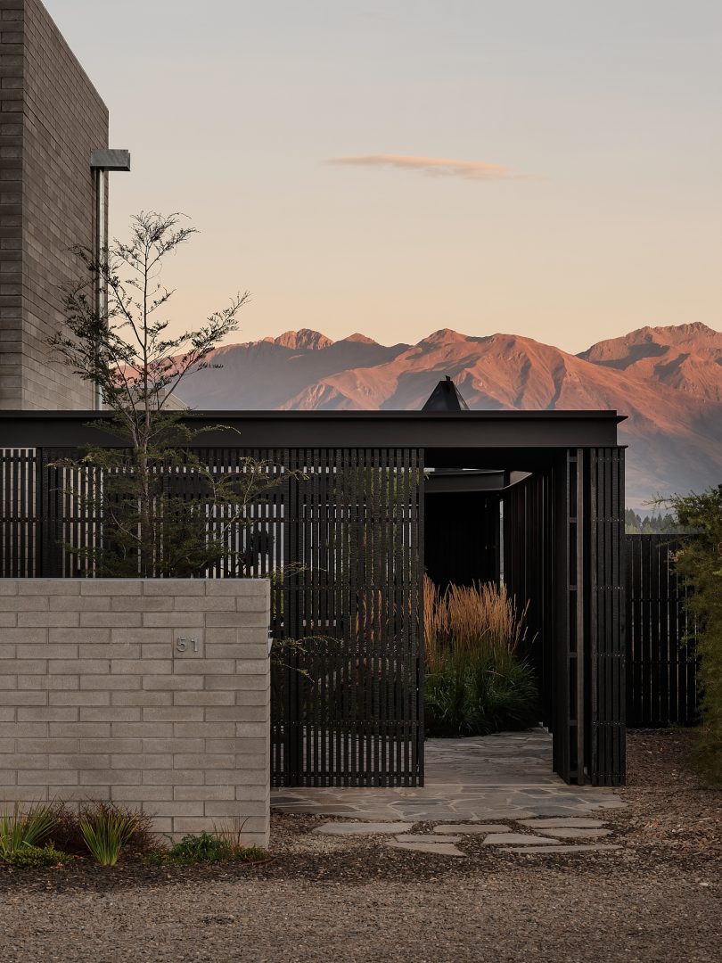 Roberts Gray Architects设计的极简住宅S.K.I. House