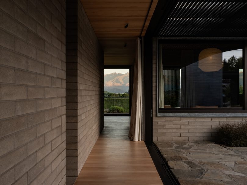 Roberts Gray Architects设计的极简住宅S.K.I. House