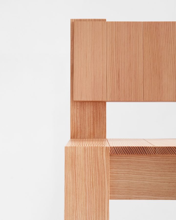 Akasaki & Vanhuyse设计的极简主义椅子Tableau Chair