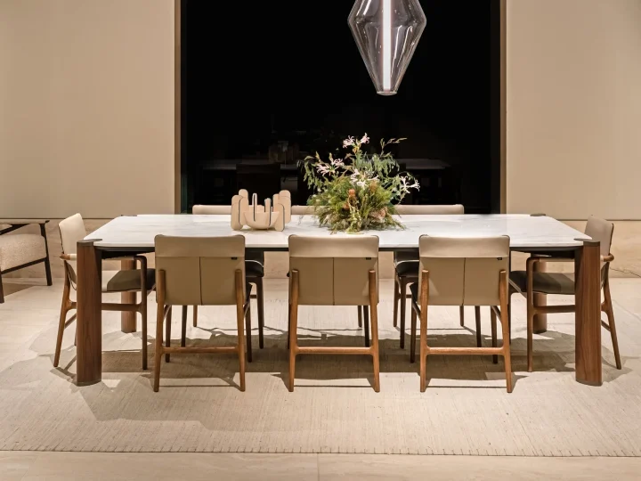 意大利家具品牌：Turri推出Matteo Nunziati设计的餐桌Kyma