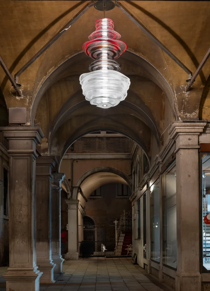 意大利灯具品牌:Luca Nichetto为Barovier&Toso设计的Profilo