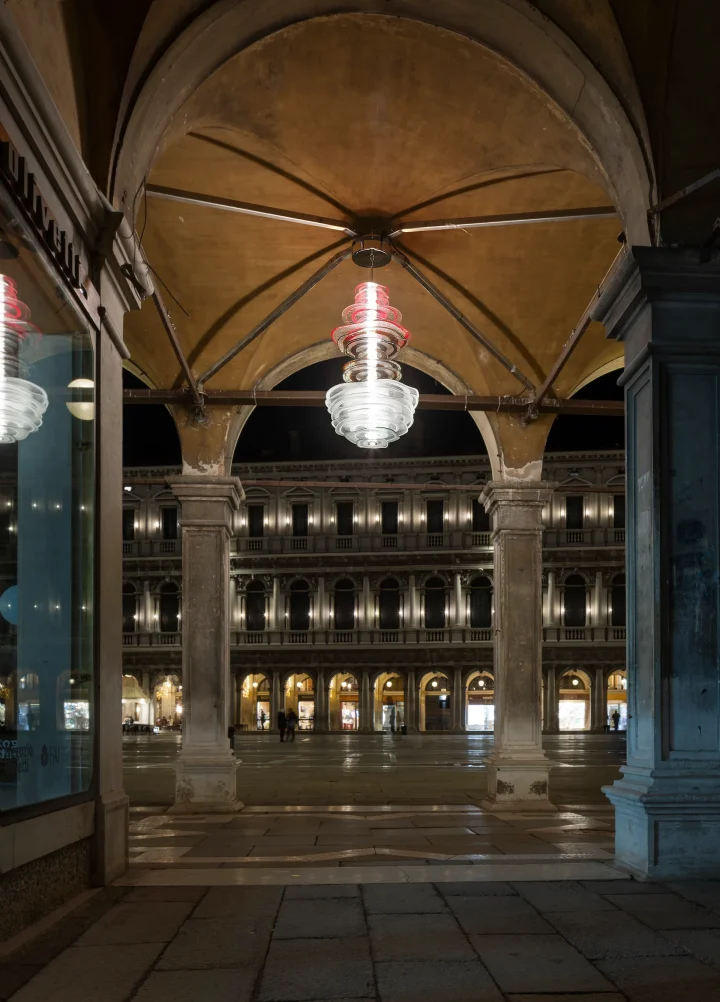 意大利灯具品牌:Luca Nichetto为Barovier&Toso设计的Profilo