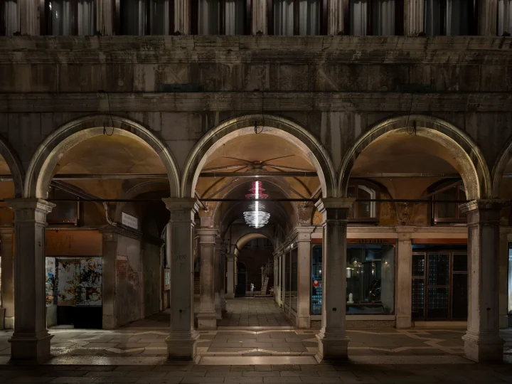 意大利灯具品牌:Luca Nichetto为Barovier&Toso设计的Profilo