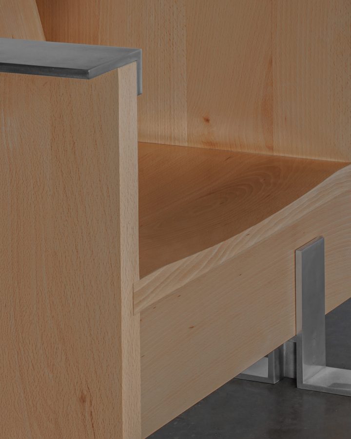 Heim+Viladrich设计的极简主义座椅Extended Seater