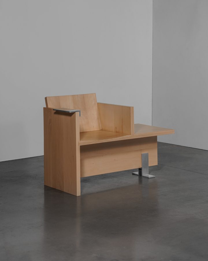 Heim+Viladrich设计的极简主义座椅Extended Seater